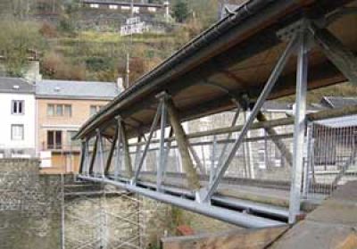 Voetgangersbrug  over de Ourthe